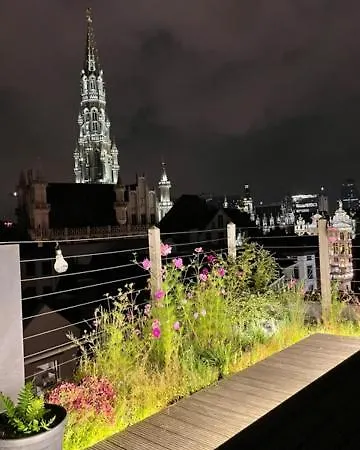 Duplex Dernier Etage Avec Terasse A Deux Pas De La Grand Place Brussels Exterior photo