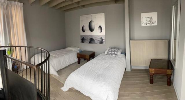 Duplex Dernier Etage Avec Terasse A Deux Pas De La Grand Place Apartment Brussels